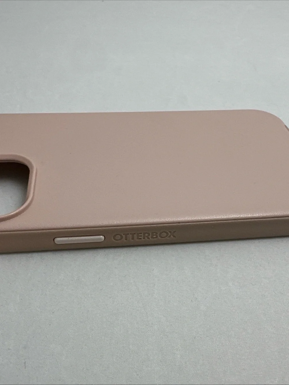 OtterBox Slim Soft-Touch Phone Case in Blush Pink